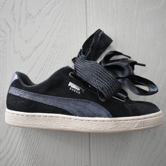 Puma Sneakers Black Satin Bow White Sole Size 8 - Picture 2 of 9